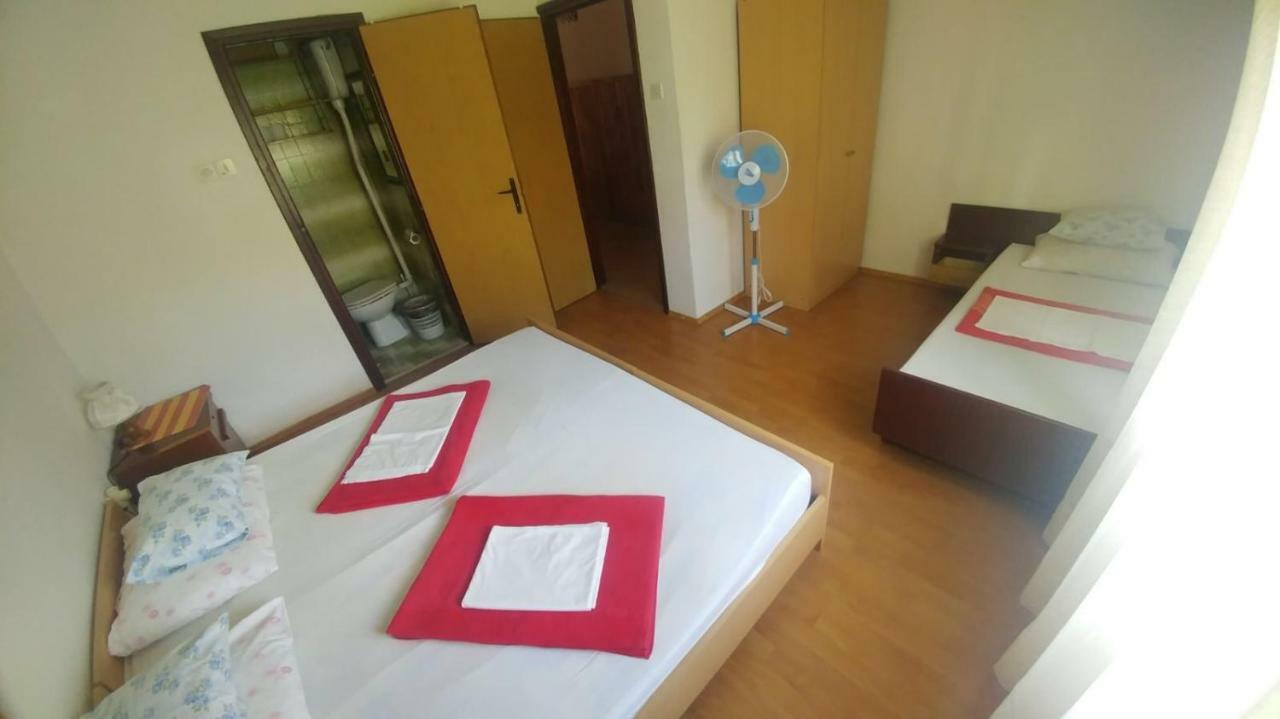 ביוגראד נה מורו Family Apartment Near Beach מראה חיצוני תמונה